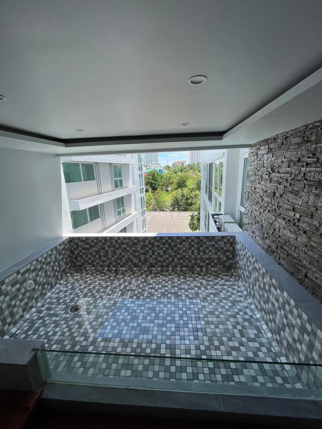 Deco Pattaya Hotel North Pattaya Bagian luar foto